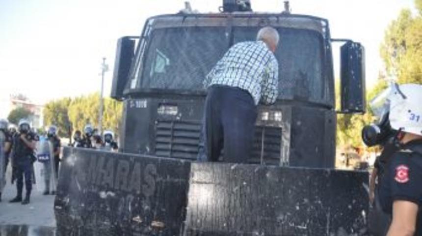 Hatay'da Polise Havai Fişekli Saldırı, 1 Polis Yaralı