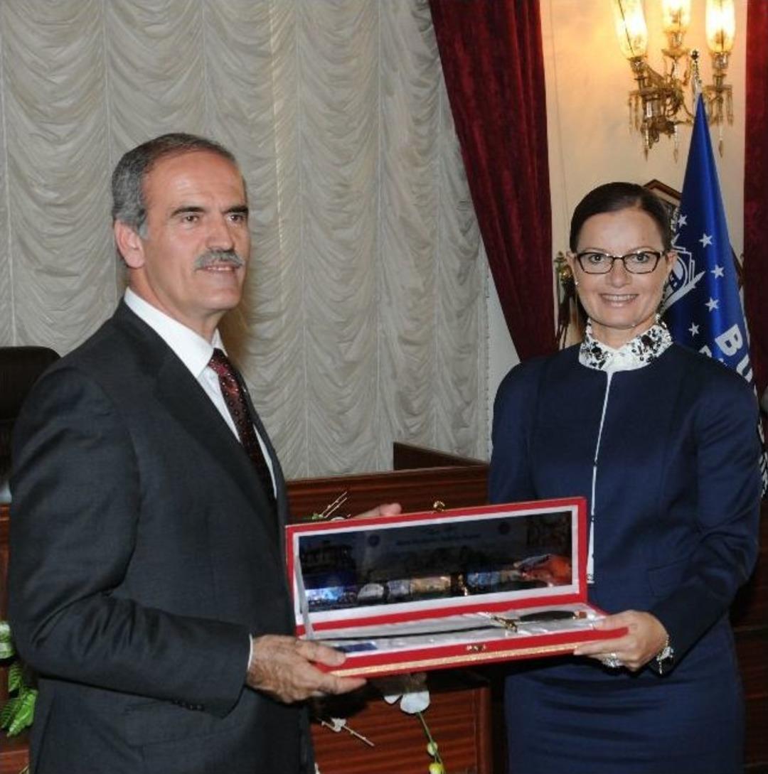 Bursa&rsquo;dan D&uuml;nyaya Birlik Mesajı