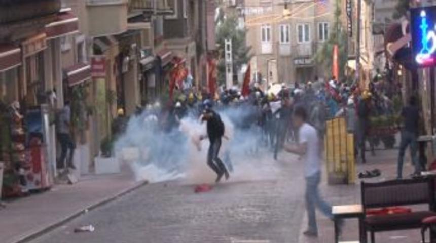 Taksim&rsquo;deki M&uuml;dahale S&uuml;r&uuml;yor