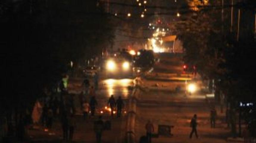 Polis Gazi'de Korsan G&ouml;steriye M&uuml;dahale Etti