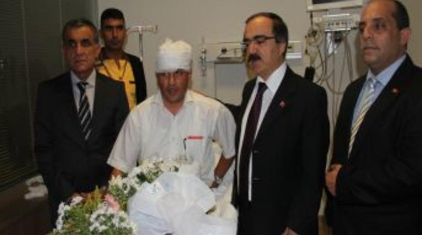 Adana&rsquo;da G&ouml;stericiler Bir Polisi Yaraladı