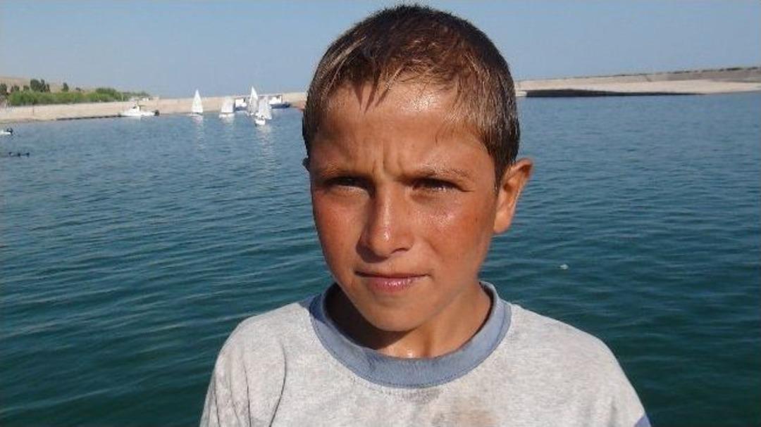 Van G&ouml;l&uuml;'n&uuml;n Suyu Sa&ccedil; Rengini Değiştiriyor