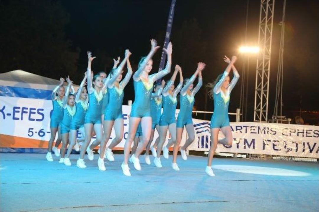 5.artemis Ephesia Cimnastik Festivali Renkli G&ouml;r&uuml;nt&uuml;lere Sahne Oldu