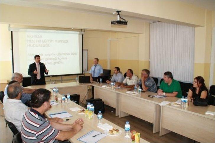 Akhisar’da Çıraklık Sorunları Masaya Yatırıldı G4