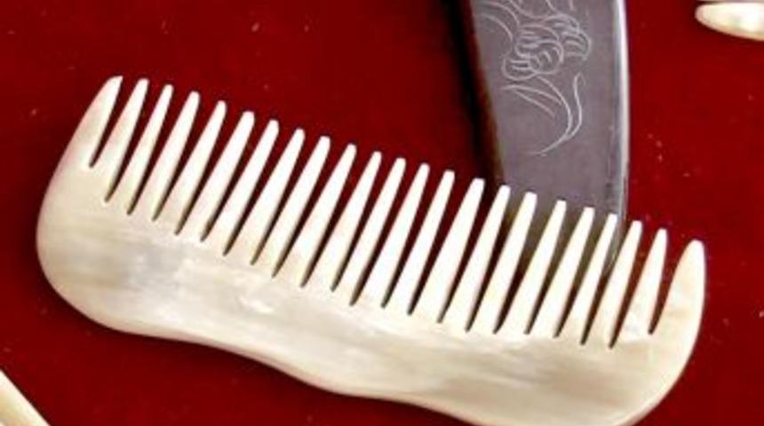 Organik Taraklar, Sa&ccedil; D&ouml;k&uuml;lmesi Ve Kepeği &Ouml;nl&uuml;yor