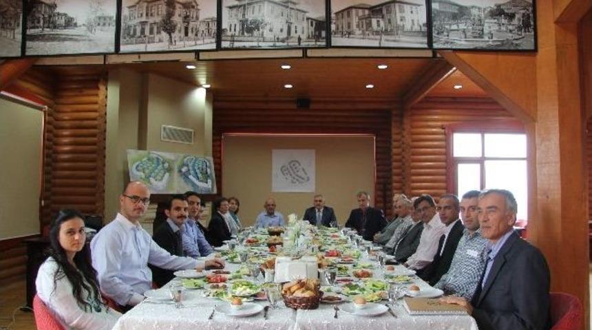 Başkan İnci Kentsel D&ouml;n&uuml;ş&uuml;m&uuml; Anlatmaya Devam Ediyor