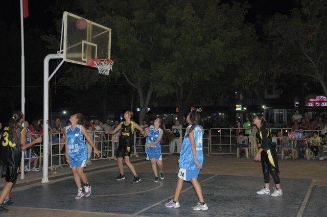 &Ouml;demiş 32. Sokak Basketbolu Turnuvası Sona Erdi 1