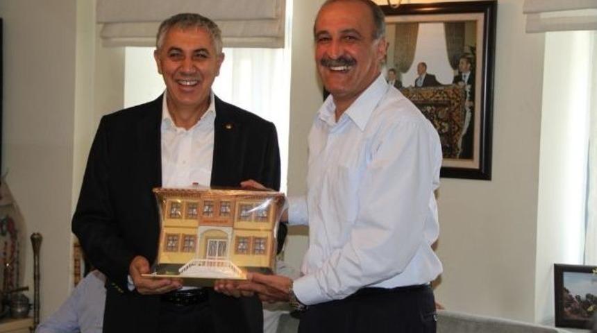 Salihli Ticaret Odası Başkan Aşkın&rsquo;ı Ziyaret Etti