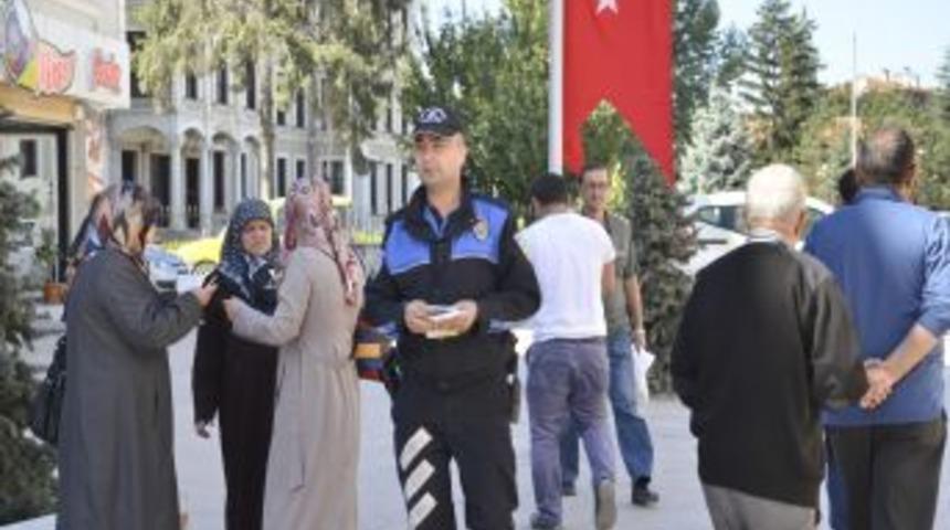 Polis Telefon Dolandırıcılığına Karşı El Ilanı Dağıttı