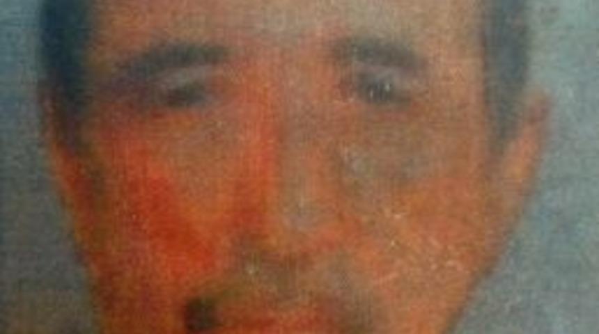 Sokakta bulduğu silahı kurcalarken katil oldu