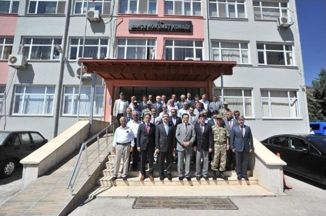 Vali Dr. Mehmet Oduncu, Bah&ccedil;e İl&ccedil;esinde İnceleme Ve Denetlemelerde Bulundu