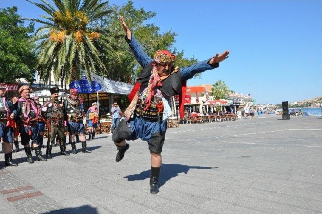 Fo&ccedil;a&rsquo;da Kurtuluş Coşkusu