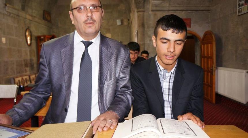 Erzurumlu Hafız T&uuml;rkiye Birincisi Oldu