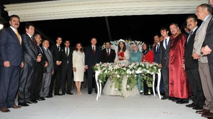 Başbakan Erdoğan, Mustafa Ak&rsquo;ın Oğlunun Nikah Şahidi Oldu