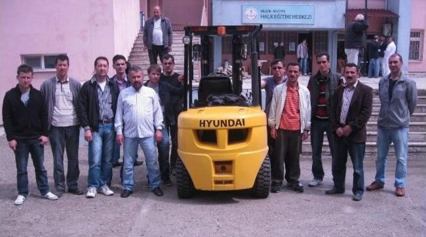 Boz&uuml;y&uuml;k İş Makineleri Kurslarında B&ouml;lgeye Hitap Ediyor