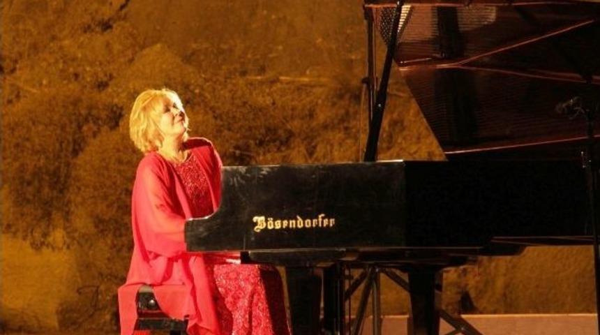 G&uuml;m&uuml;şl&uuml;k Festivali 10. Yaşını G&uuml;lsin Onay İle Kutladı