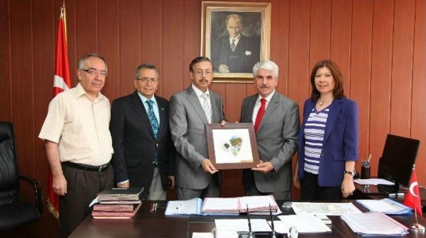 Başkan Sakallı, Odunpazarı Kaymakamı Parlar'ı Ziyaret Etti