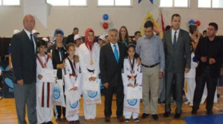 Yaz Okulunda 2 Bin 311 &Ouml;ğrenci Sertifika Sevinci Yaşadı