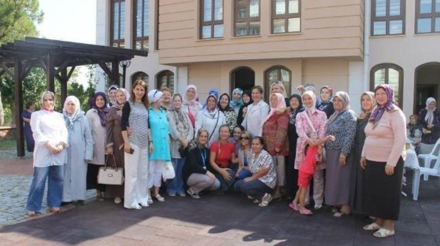 Mahallede G&uuml;ne Vekil G&ouml;n&uuml;l De Katıldı