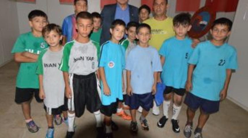 Minik Sporculardan S&ouml;zl&uuml;'ye Teşekk&uuml;r Ziyareti