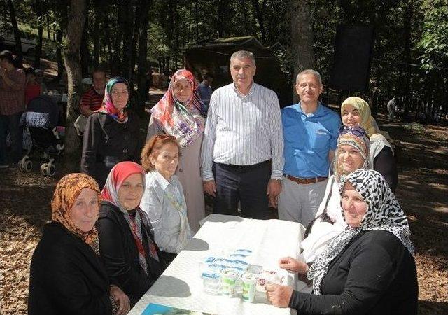 Başkan To&ccedil;oğlu, &ldquo;her Zaman Yaşlı Vatandaşlarımızın Yanındayız&rdquo; 1
