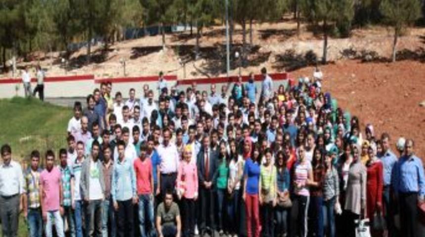 Gen&ccedil;lik Merkezlerinde Eğitim G&ouml;ren &Ouml;ğrenciler Y&uuml;zde 78&rsquo;lik Başarı Sağladı