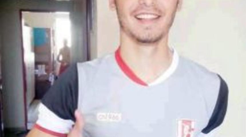 Kale Direğinin Altında Kalan Gen&ccedil; Futbolcu Hayatını Kaybetti