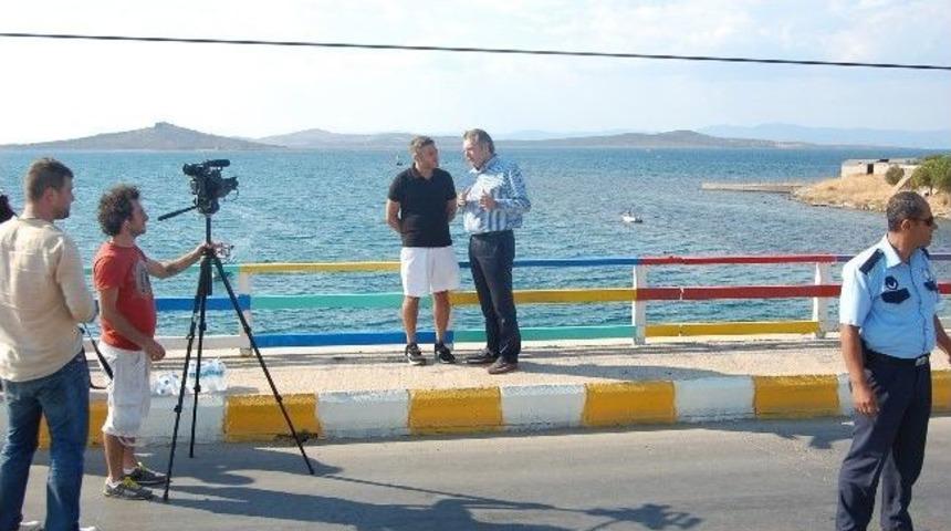 &lsquo;&ouml;zg&uuml;r Uygarlıklar&rsquo; Ayvalık&rsquo;taydı