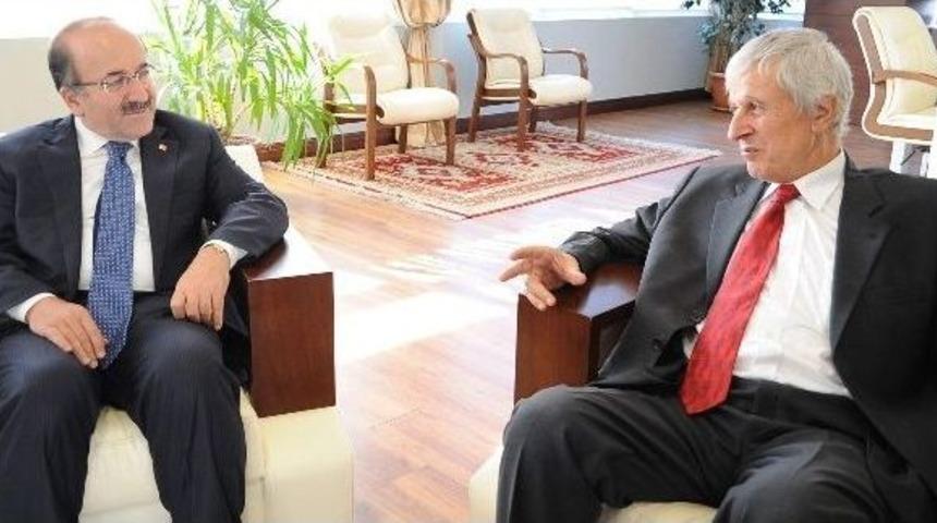 Trabzonspor Y&ouml;netiminden B&uuml;y&uuml;kşehir Belediye Başkanı G&uuml;mr&uuml;k&ccedil;&uuml;oğlu&rsquo;na Ziyaret