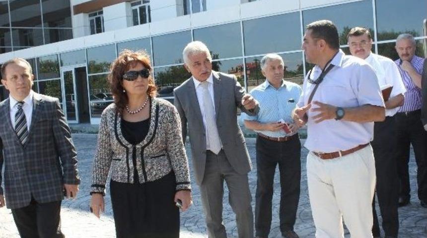 Rekt&ouml;r Attar, Yapımı Devam Eden G&ouml;rele G&uuml;zel Sanatlar Fak&uuml;lte Binasını İnceledi