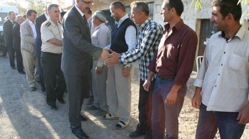 Niğde Valisi K&ouml;y Gezilerinde