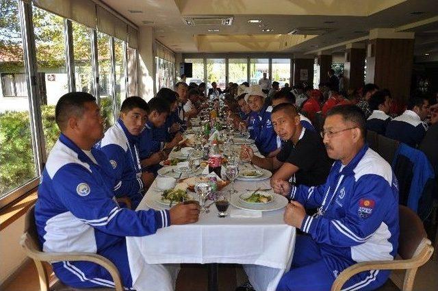 Türk Cumhuriyeti Polisleri Judo Turnuvasında Ter Döktü