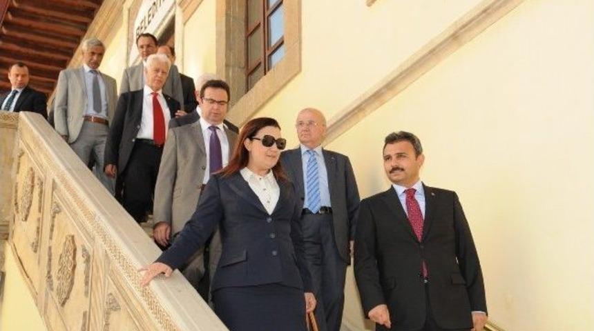 Sgk Başkanı İlhan&rsquo;dan &Ccedil;orum Belediyesi&rsquo;ne &Ouml;vg&uuml;