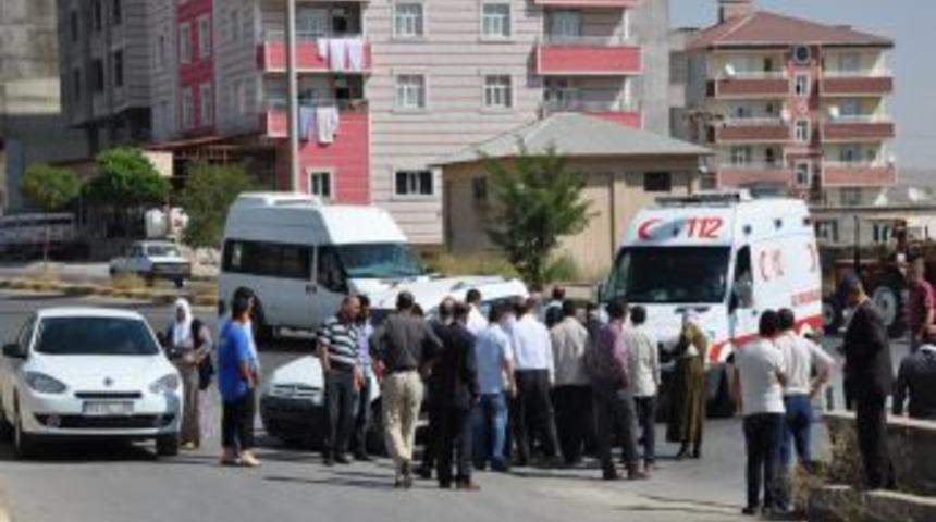 Tatvan&rsquo;da kavga: 1 kişi &ouml;ld&uuml;, biri polis 16 kişi yaralandı