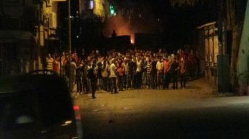 Hatay'da Izinsiz G&ouml;steriye Polis M&uuml;dahalesi