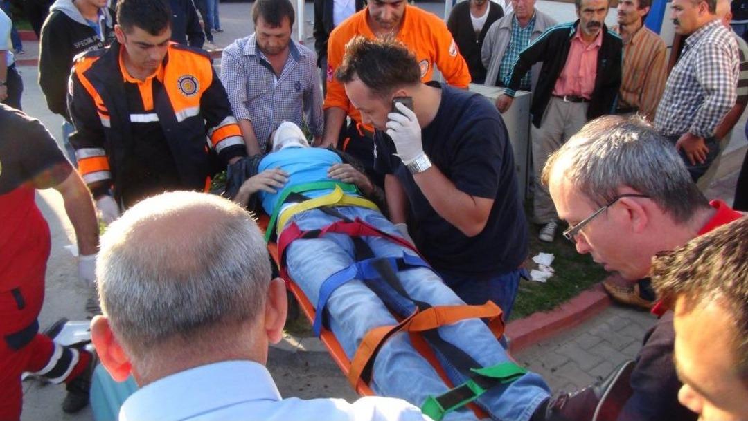 Minib&uuml;sler kafa kafaya &ccedil;arpıştı: 16 yaralı