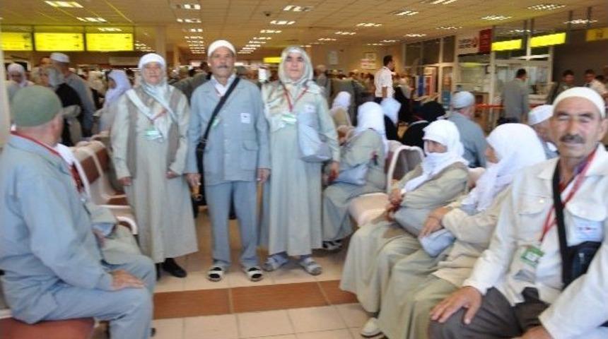 T&uuml;rkiye&rsquo;nin İlk Hacı Kafilesi Muş&rsquo;tan Yola &Ccedil;ıktı