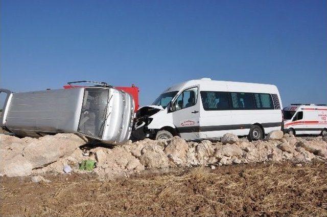 Uşak'ta Trafik Kazası: 8 Yaralı