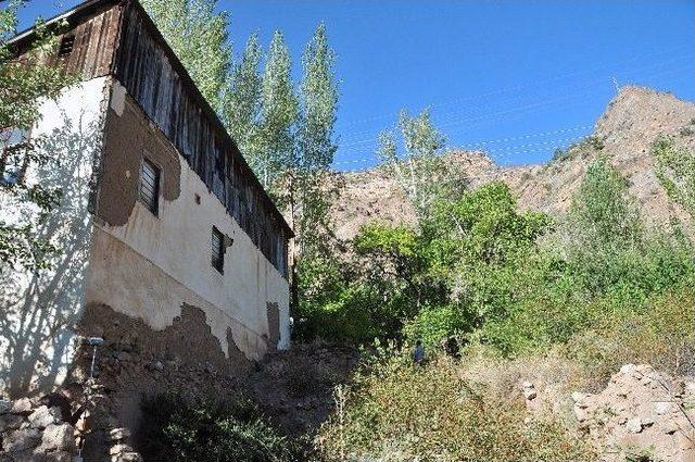 Ahmet Ziya&uuml;ddin G&uuml;m&uuml;şhanevi Hazretleri nin Evinin Yerinin Belirlenmesi &Ccedil;alışmaları Devam Ediyor 1