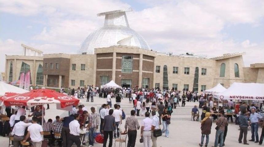 Nevşehir &Uuml;niversitesi'ne 3 Bin 128 &Ouml;ğrenci Kesin Kayıt Yaptırdı