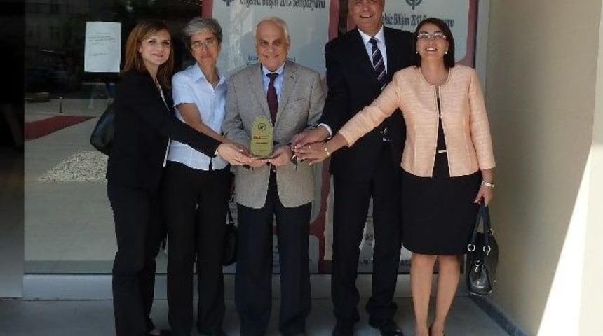 Me&uuml;'ye 'engelsiz Bilişim &Ouml;d&uuml;l&uuml;'