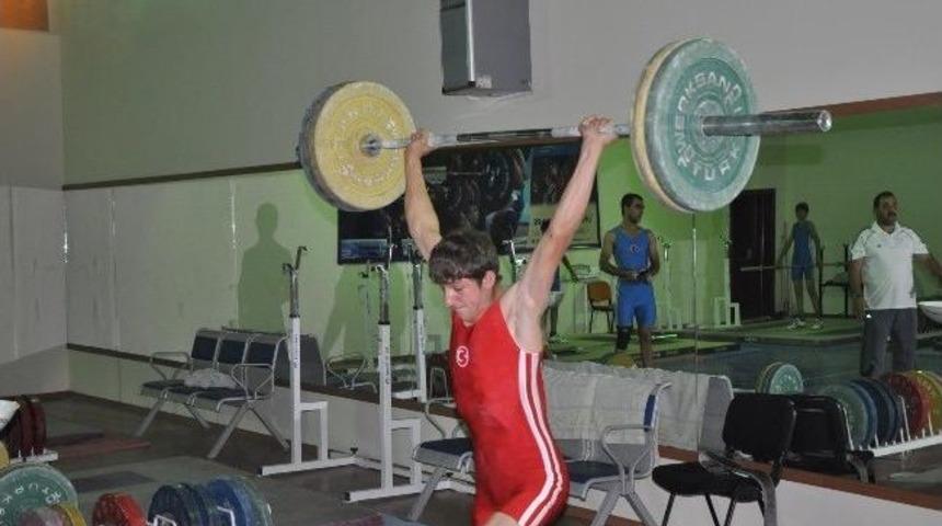 Vanlı Halterci Avrupa 3.&rsquo;s&uuml; Oldu