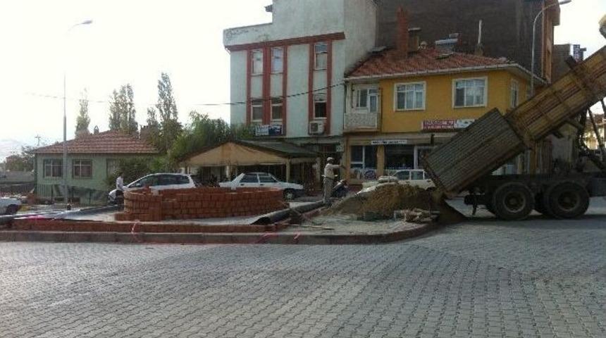 Emet Belediyesi &Ccedil;evre D&uuml;zenlemelerine Devam Ediyor
