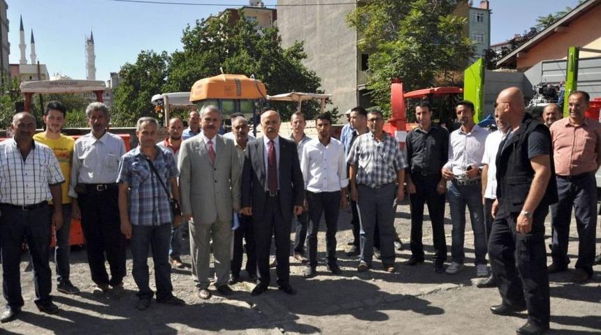 Iğdır'da &Ccedil;ift&ccedil;ilere Makine Ve Ekipman Desteği Sağlandı