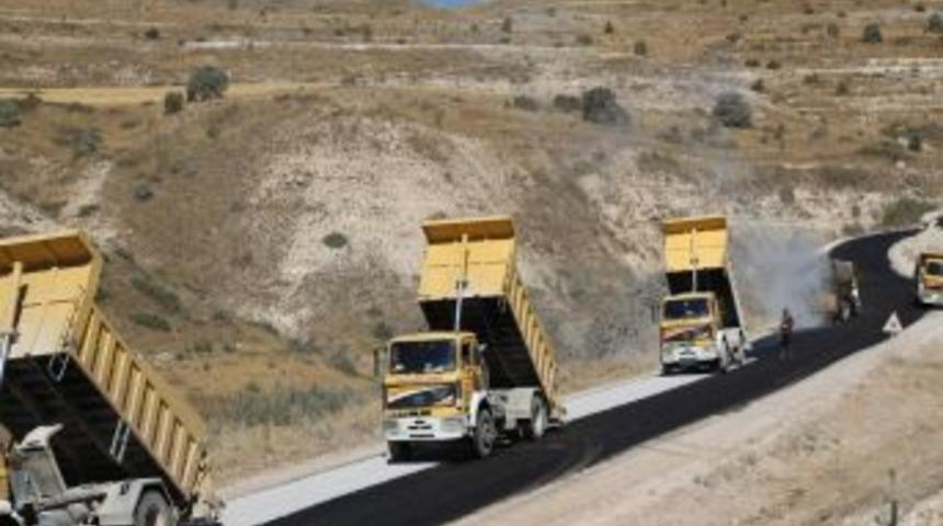 Sivas İl &Ouml;zel İdaresinin Asfalt &Ccedil;alışmaları