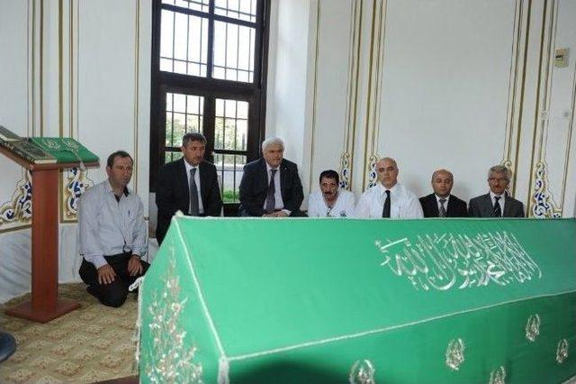 Vali Yılmaz&rsquo;dan Hayme Ana T&uuml;rbesine Ziyaret 1