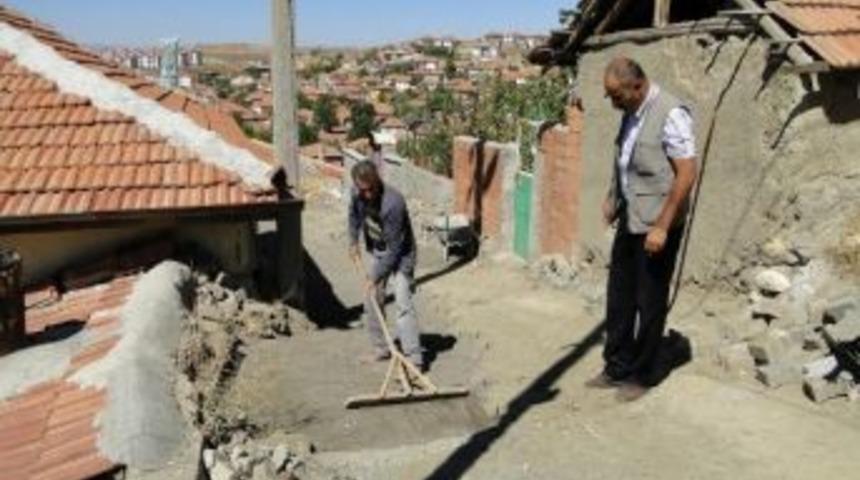 Sungurlu Belediyesi Yol &Ccedil;alışmalarına Devam Ediyor