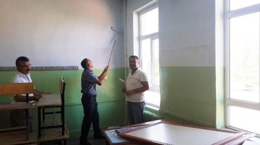 &Ouml;ğretmenler Sınıfları Boyadı