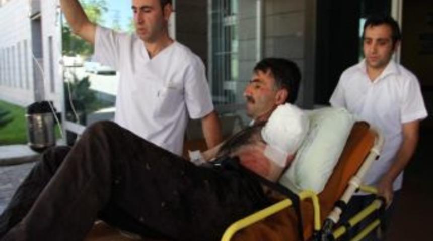 Silaj makinesine kolunu kaptırdı