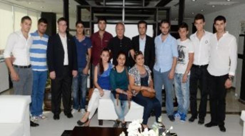 Evcilmen Chp&rsquo;li Gen&ccedil;lerle Bir Araya Geldi